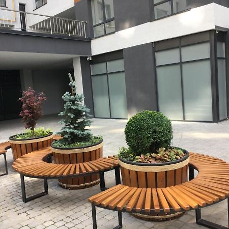 4-Room Jacuzzi Apartment ลวีฟ ภายนอก รูปภาพ