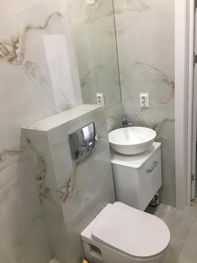 4-Room Jacuzzi Apartment ลวีฟ ภายนอก รูปภาพ