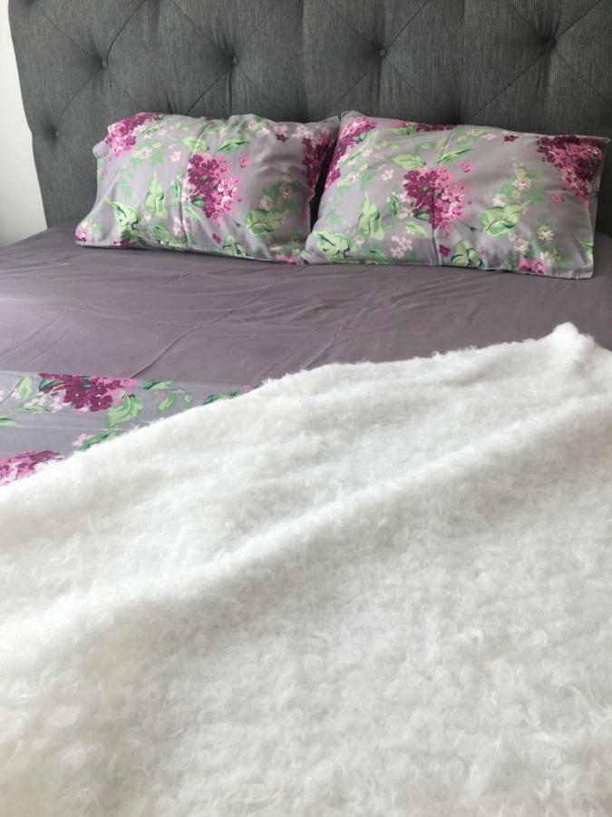 4-Room Jacuzzi Apartment ลวีฟ ภายนอก รูปภาพ