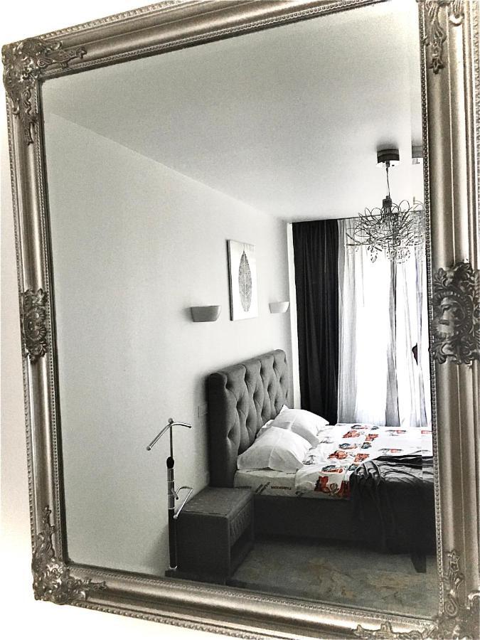 4-Room Jacuzzi Apartment ลวีฟ ภายนอก รูปภาพ